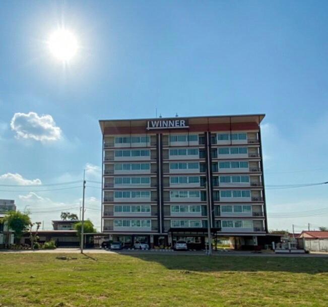 Winner Serviced Apartment Si Maha Phot Екстериор снимка